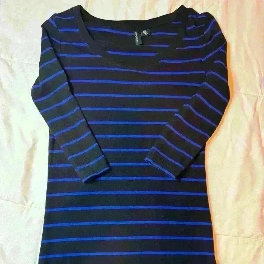 3/4 length sleeve casual black and blue striped shirt
